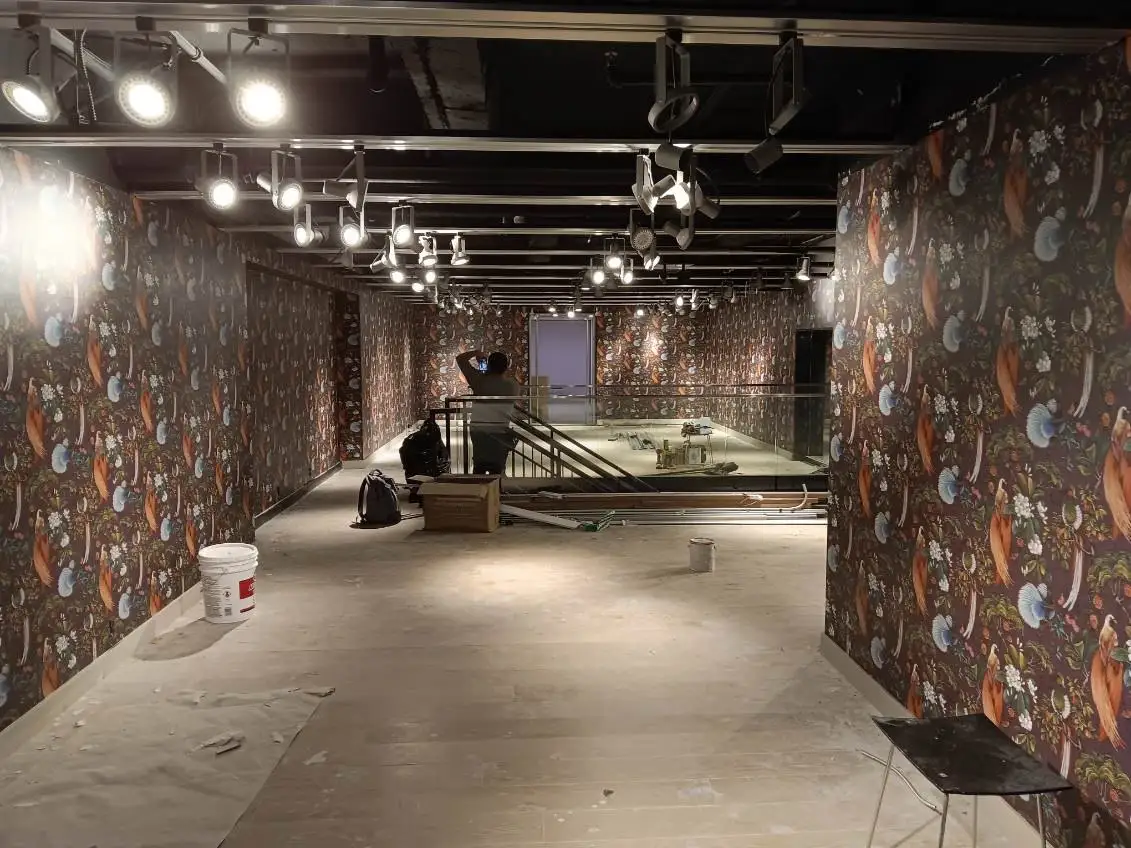Type II vinyl wallcovering for commercial spaces